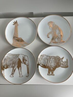 Z Gallerie Safari Animal Print Porcelain Dinner Plates Set of 4 White Gold 7.5”